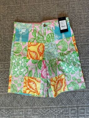 NWT Boys Lilly Pulitzer What the Shell Patch shorts size large 8/10